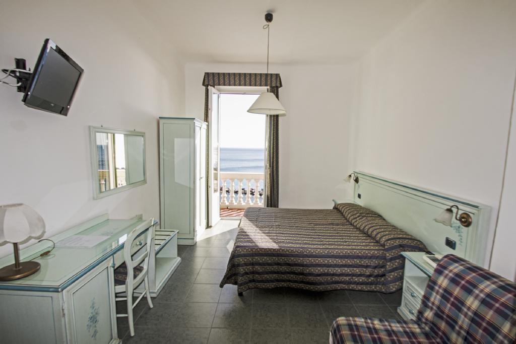 Hotel Baia Monterosso al Mare Room photo